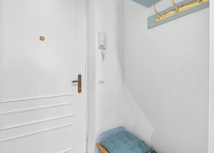 Apartament With Garden View