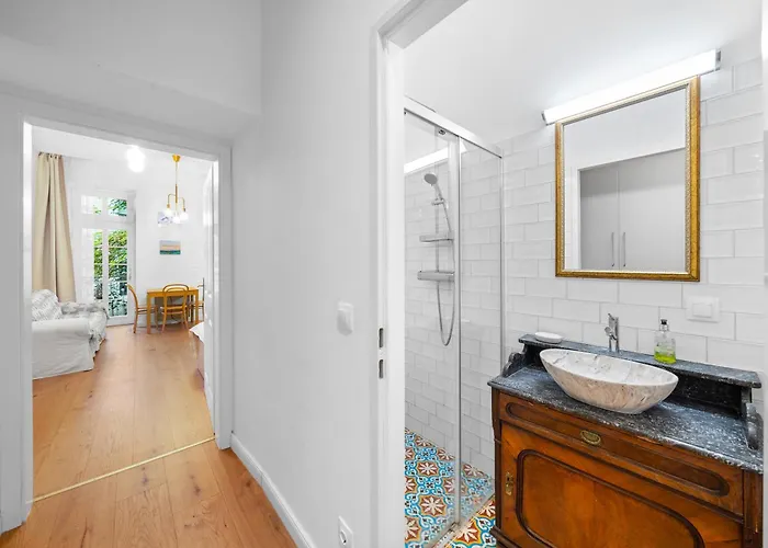 Apartament With Garden View *